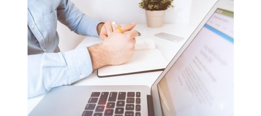 Is It Better To Have a Revenue Manager or Revenue Management Software? 