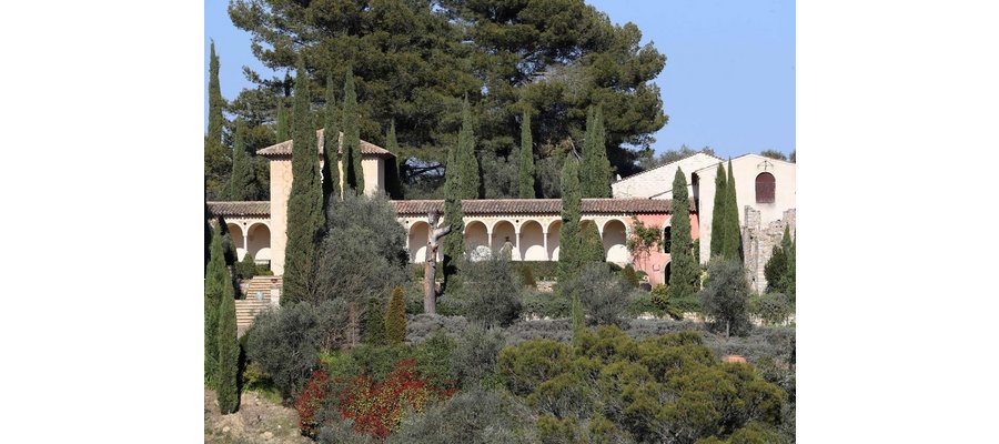 A British millionaire has been ordered to demolish the $64 million chateau