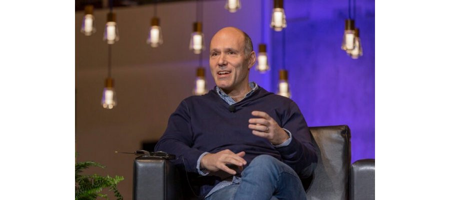 Expedia CEO says maybe the metaverse emerges in 100 years, predicts more interest in the ‘real-verse’