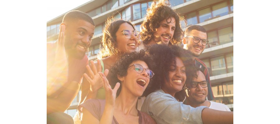 THE 2022 GUIDE TO ATTRACTING GEN Z TO YOUR HOTEL