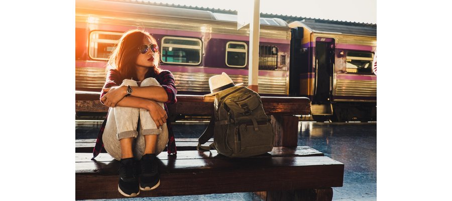 3 ways to appeal to women who travel internationally