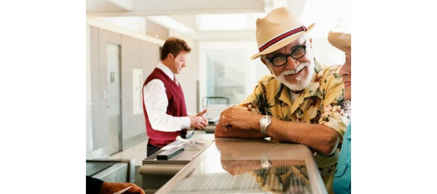 What is the optimal distribution mix in a hotel?