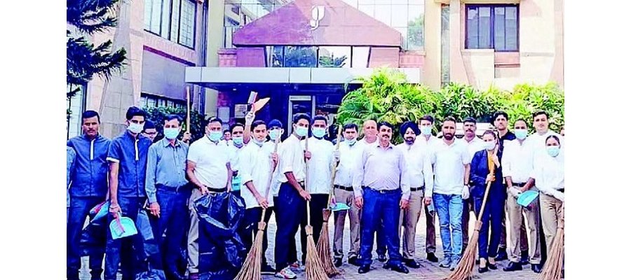 Mushtaq Group of Hotels organises cleanliness drive