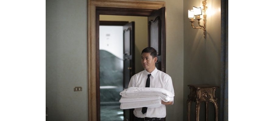 How To Leverage The Power Of Influencer Marketing For Your Hotel