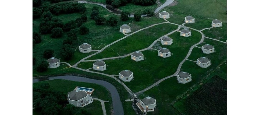 STUDIO QI's straybirds suji prairie hotel in mongolia evokes traditional nomadic yurts
