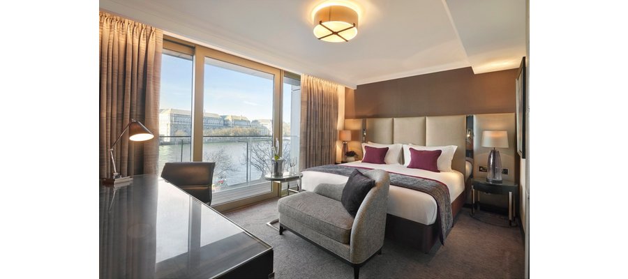 Hyatt Regency Albert Embankment: Uncovering the Owner’s Secrets and Service Shortfalls