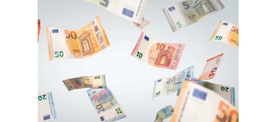 ONLINE TRAVEL GIANTS “STEP ON THE GAS” FOR MARKETING SPEND IN Q1