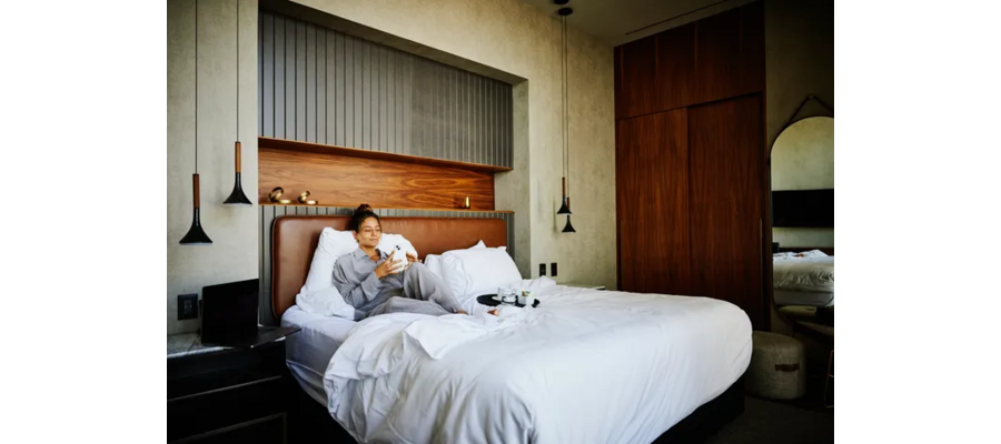 How To Score A Free Hotel Room Upgrade, According To Travel Experts