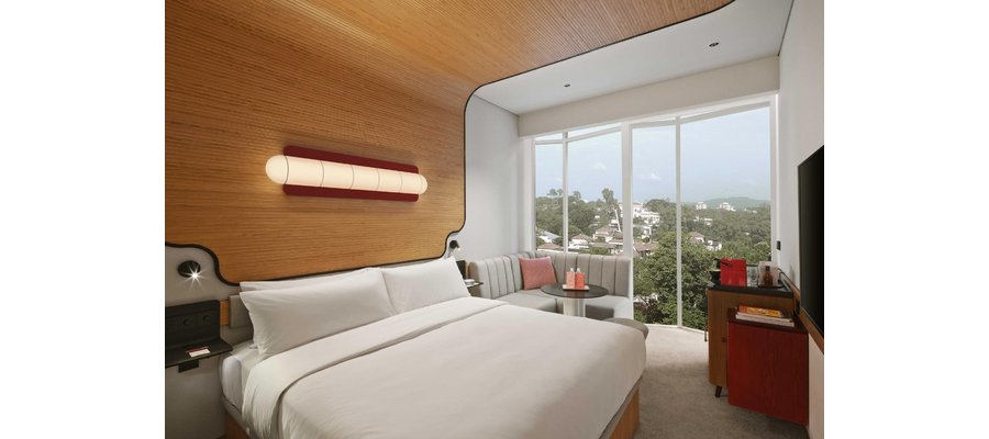 Singapore vs. Hong Kong: A Hotel and Tourism Rivalry