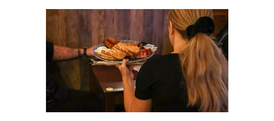 New tipping law comes into force on October 1 - affecting all pubs, restaurants and cafes