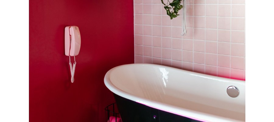 Telephones In Hotel Bathrooms? Know Why This Vintage Luxury Has Now Run Out Of Fashion