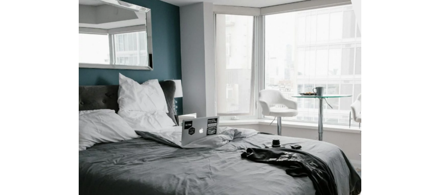 Greece. To Address Housing Crisis, Civil Servants Will Be Offered Hotel Rooms