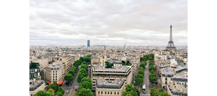 Airbnb or hotel for a European trip? Cost, comfort and community impact compared