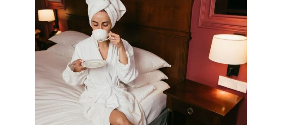 Shanghai’s budget socialites: Splitting a $420 hotel room for a $28 taste of luxury