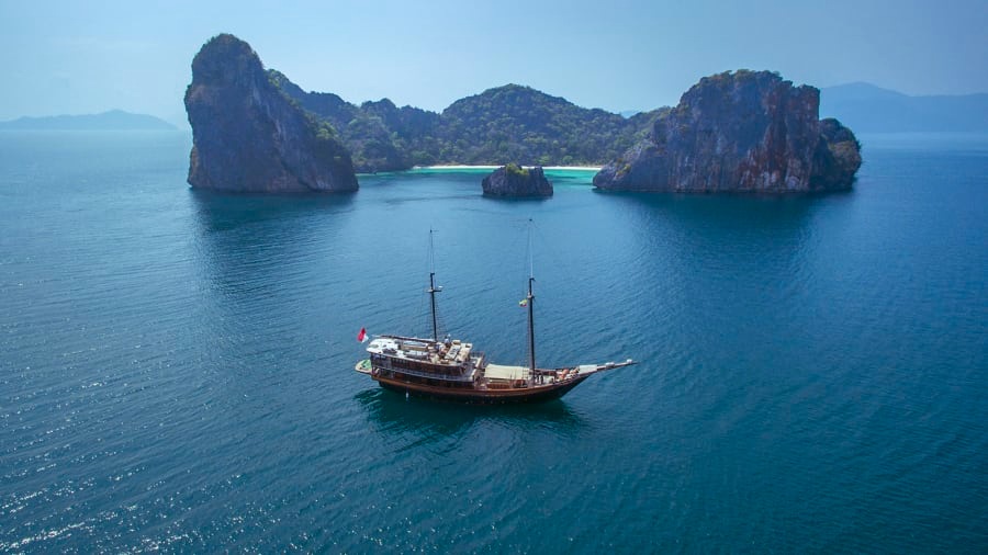 Rented penguins and $300,000 dinners: The wildest holiday requests from the super rich