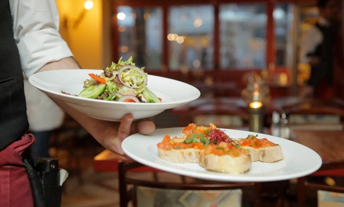 Hotels Are Filling Up. Guest Stomachs, Too.