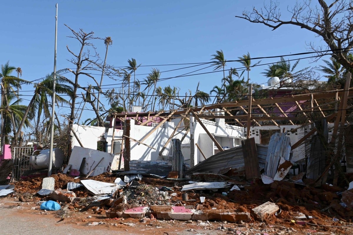 Hurricane wrecks Tarzan star’s Acapulco hotel where Elizabeth Taylor, Orson Welles, Errol Flynn once stayed, and destroys his ‘Tarzan House’