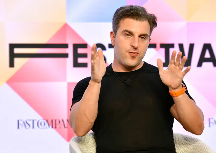 Analysts tweak Airbnb stock price targets on bookings report