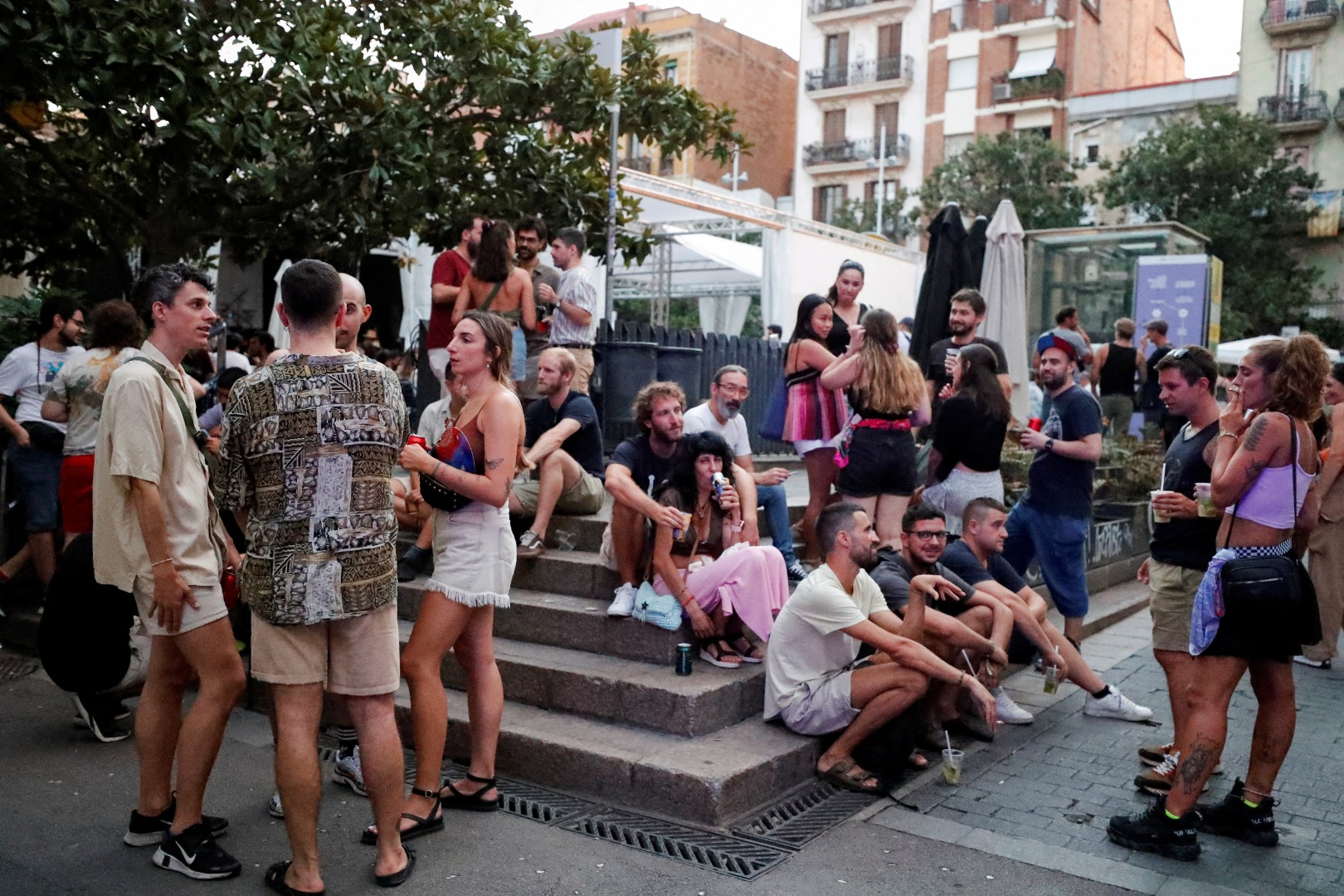 Barcelona plans to shut all holiday apartments by 2028