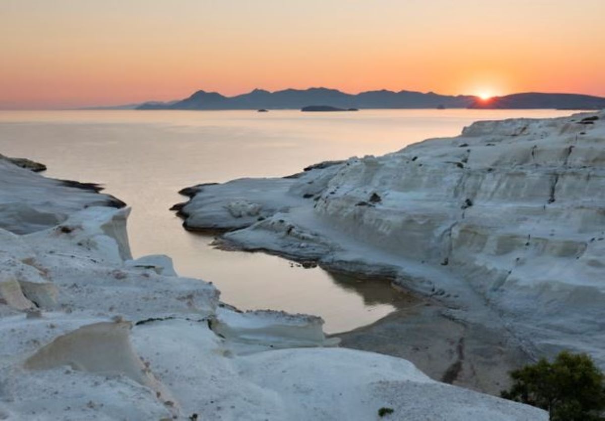 Relief for campaigners as five-star hotel on Milos’s famous ‘moon beach’ halted