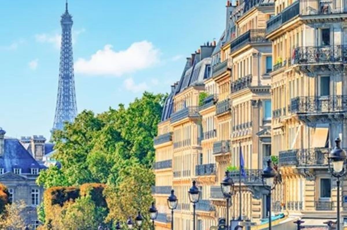 Bain takes stake in struggling French group
