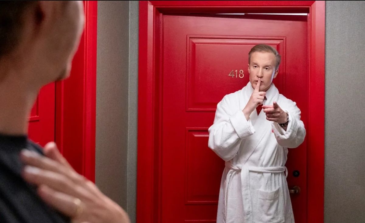 What a British etiquette expert would never do in a hotel