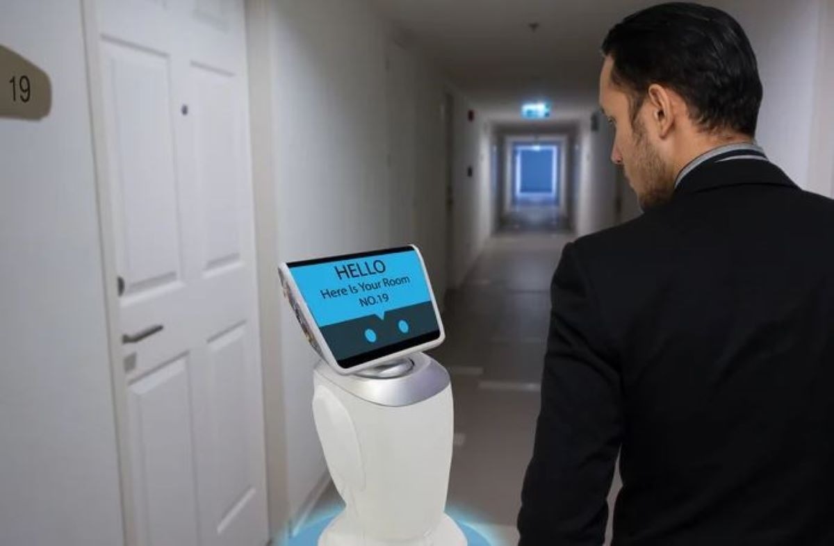 Hotel Robots: Integrating Automation in Hospitality