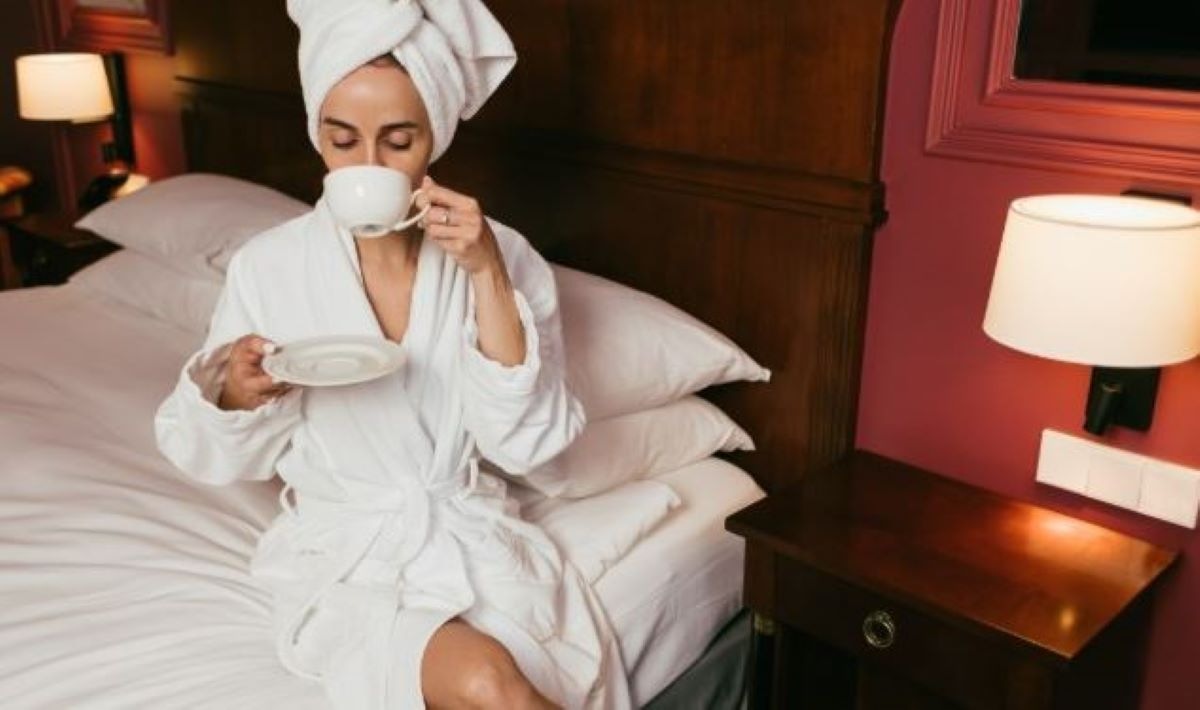 Shanghai’s budget socialites: Splitting a $420 hotel room for a $28 taste of luxury