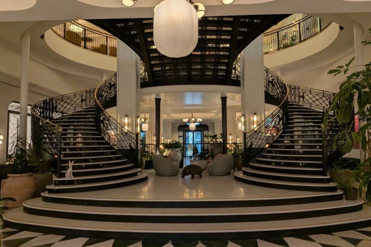 We desperately need more negative hotel reviews