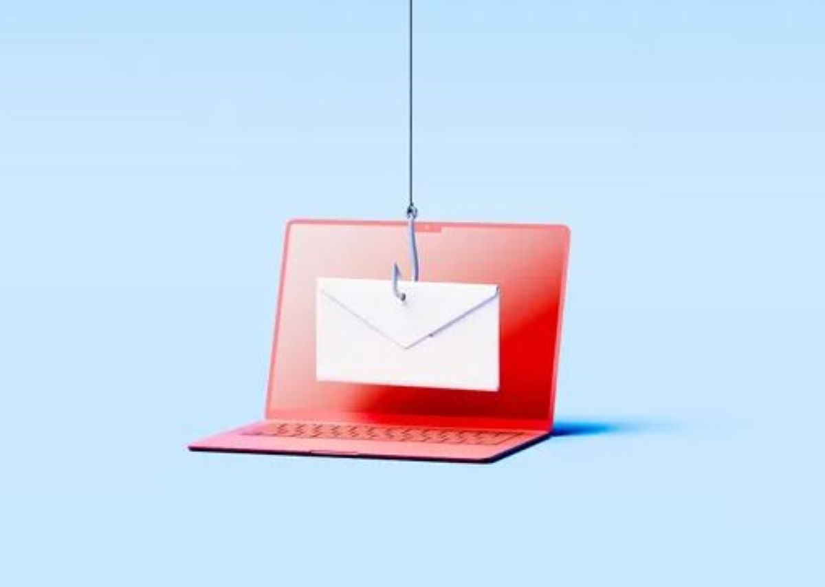 480,000 phishing emails sent from a PC hidden behind a fridge in a Japanese hotel room