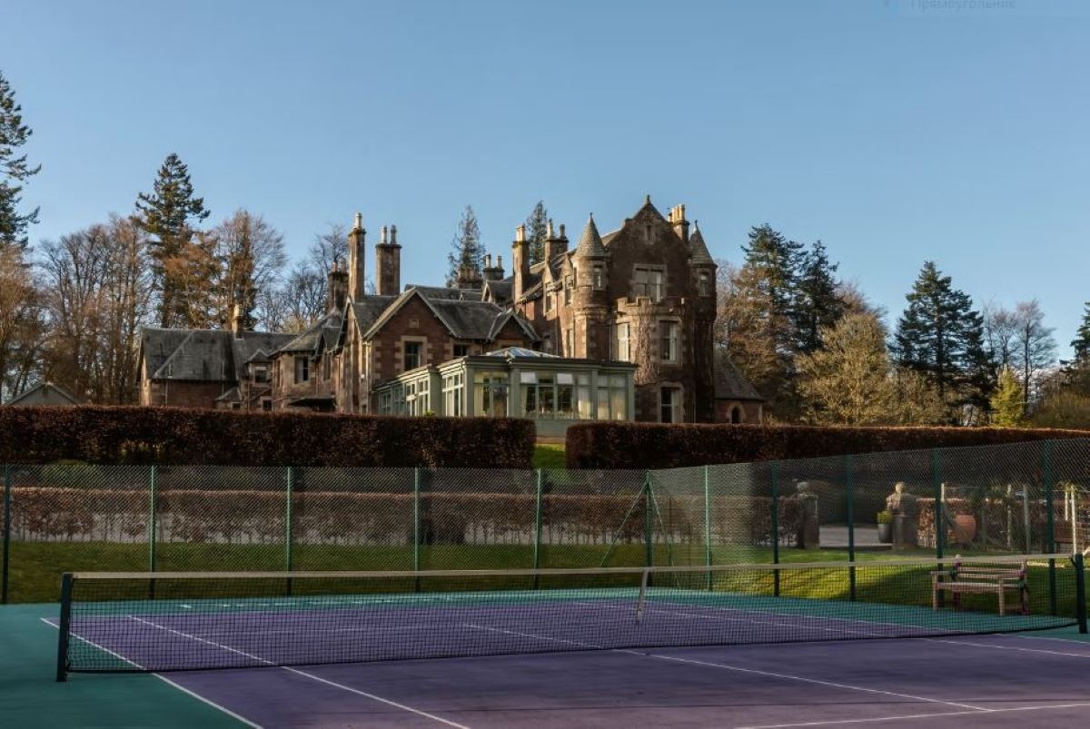 Andy Murray swaps tennis court for hotel renovation in new TV series with wife Kim